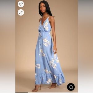 New Never Worn Long Flowy Lulus Dress.